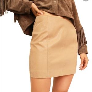 Free People Size 4 Nude Modern Femme Leather Skirt! Back zipper enclosure